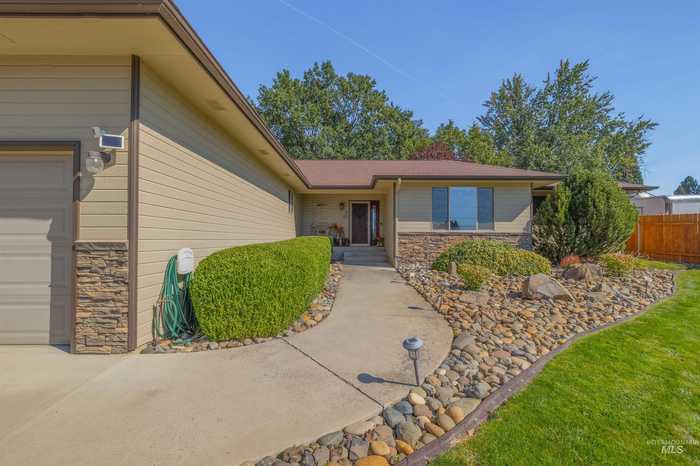 photo 1: 3527 8th St C, Lewiston ID 83501