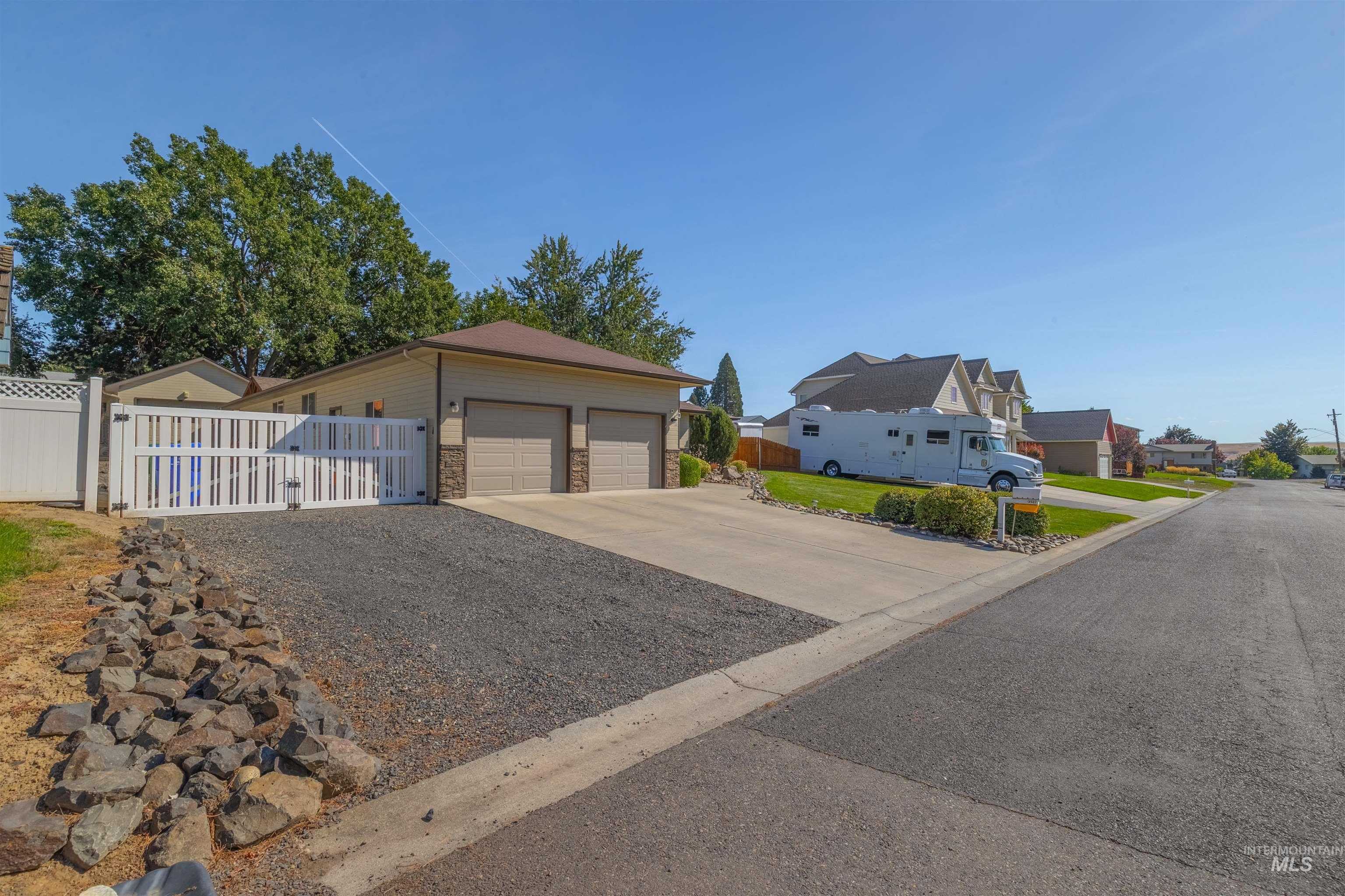 photo 3: 3527 8th St C, Lewiston ID 83501