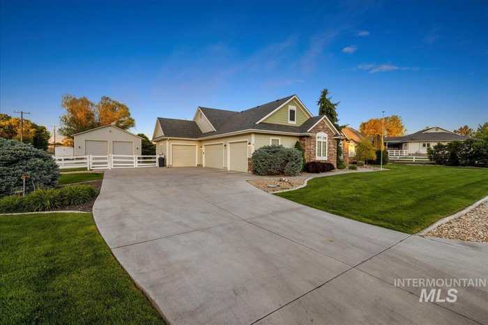 photo 2: 4 S Anchor Way, Nampa ID 83687