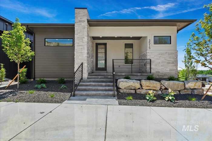 photo 1: 3515 E Warm Springs Ave, Boise ID 83716