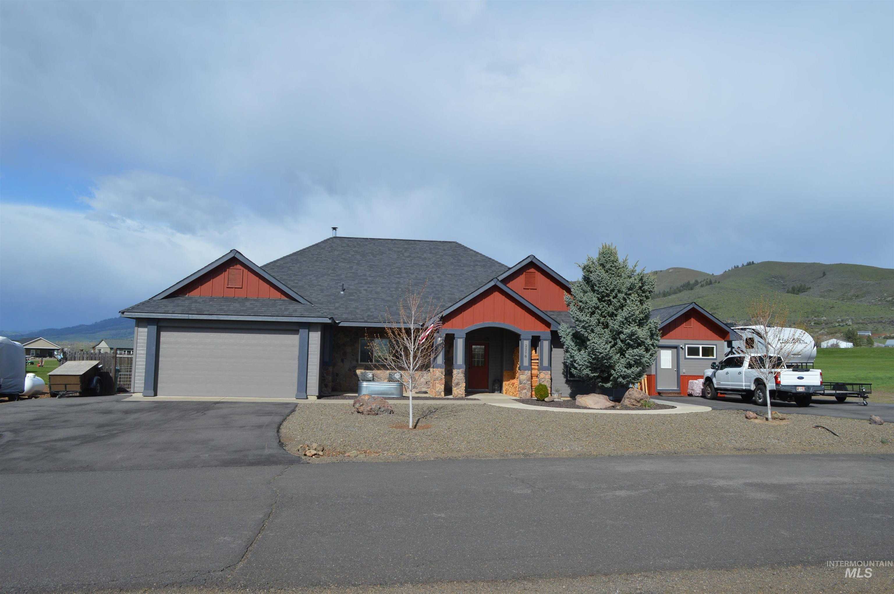 photo 1: 2278 Golf Lane, Council ID 83612