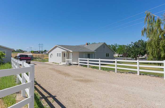 photo 2: 549 W Locust Lane, Nampa ID 83686