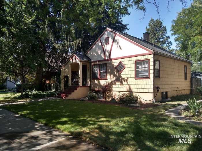 photo 2: 2031 Harrison Blvd, Boise ID 83702