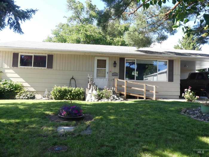 photo 2: 1511 Powers Ave, Lewiston ID 83501