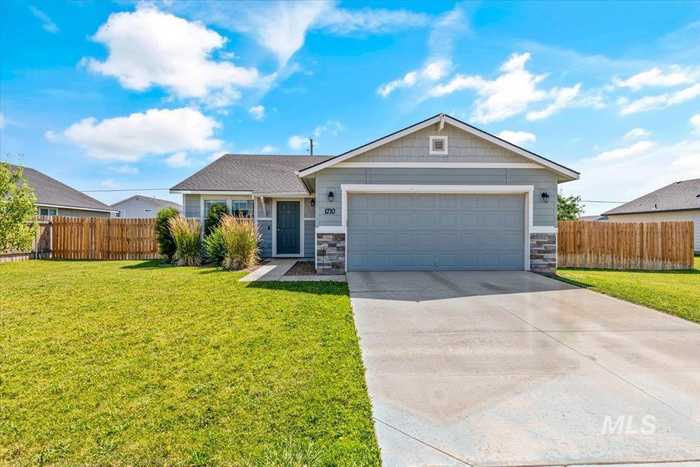 photo 1: 1710 SW Levant Way, Mountain Home ID 83647