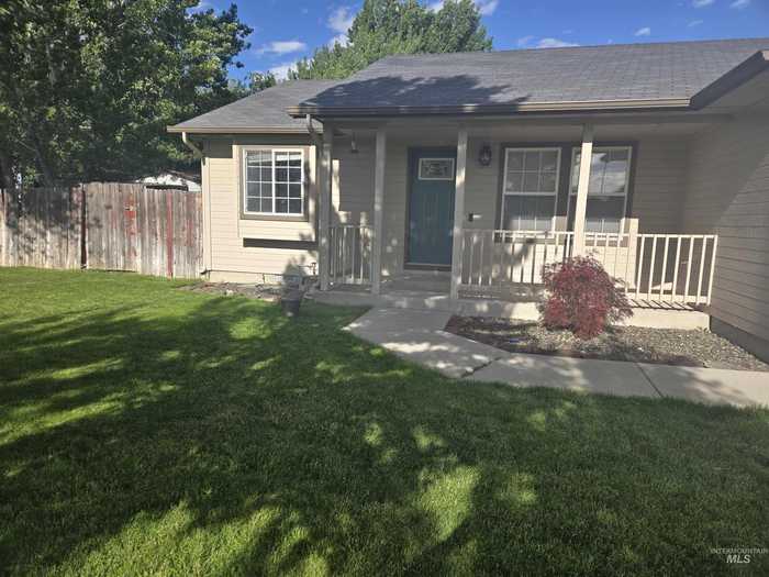 photo 2: 16 N Highland Court, Middleton ID 83644