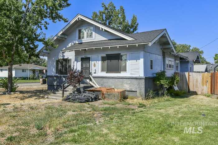 photo 1: 303 Maple Avenue, Emmett ID 83617