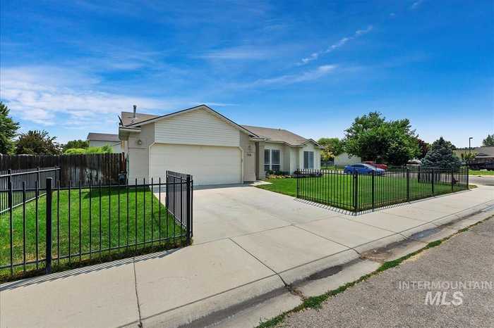 photo 1: 706 N Quarter Moon Ave, Kuna ID 83634