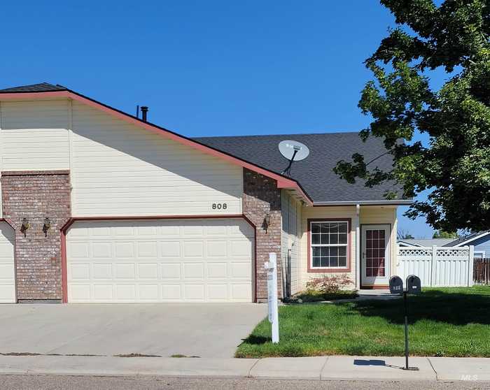 photo 1: 808 E Maine, Nampa ID 83686