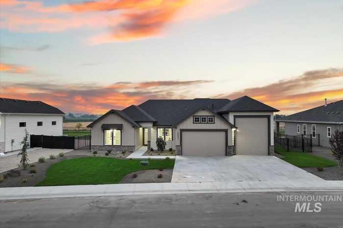 photo 2: 9657 S Coopers Hawk Way, Nampa ID 83686