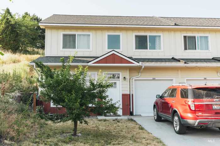 photo 1: 334 Southview Ave, Moscow ID 83843