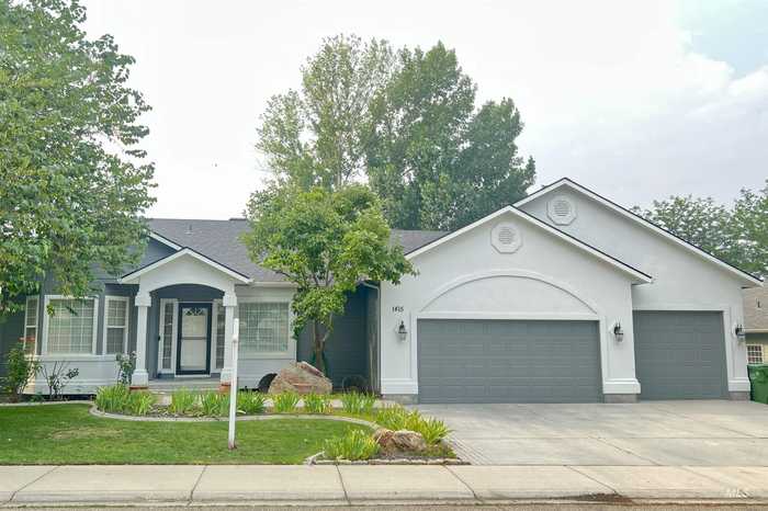 photo 1: 1415 E Lake Creek, Meridian ID 83642