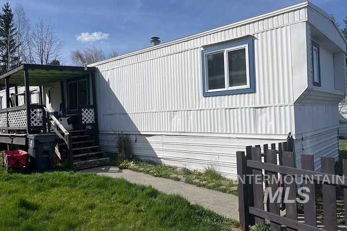 photo 1: 411 N Almon Unit 611, Moscow ID 83843