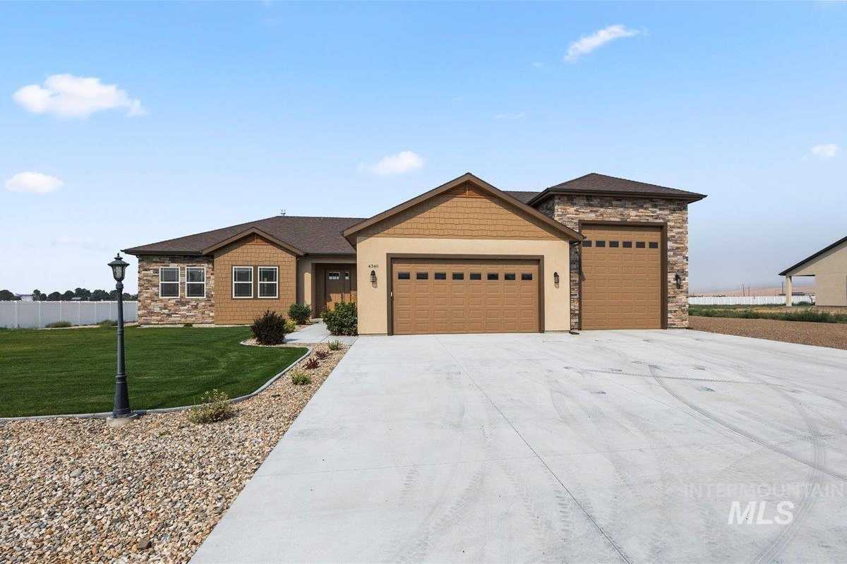 photo 1: 4340 NW Purple Sage Cir, Mountain Home ID 83647