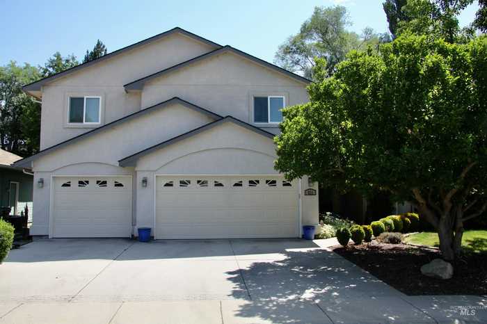 photo 1: 531 E Provident Dr, Boise ID 83706