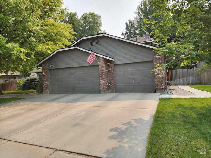 photo 2: 1523 E Seaside Ct, Boise ID 83706