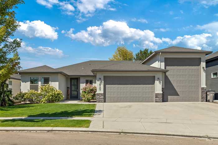 photo 1: 18107 N Fallspring Pl, Nampa ID 83687