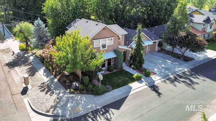 photo 2: 880 N River Path Ln, Boise ID 83703