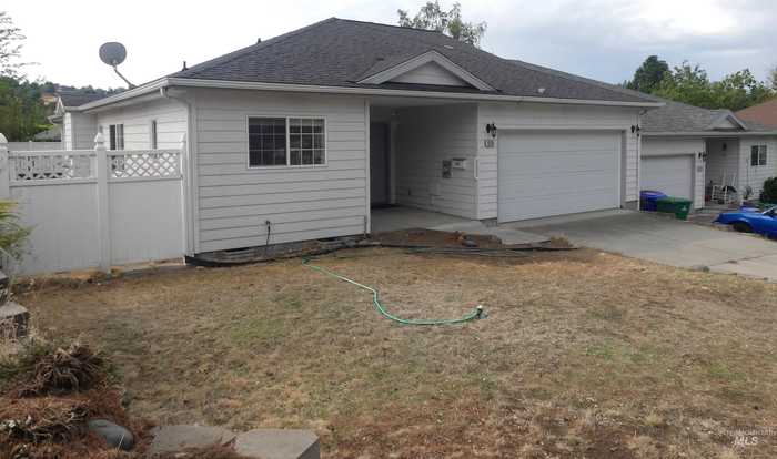 photo 2: 1030 18th Ave, Lewiston ID 83501