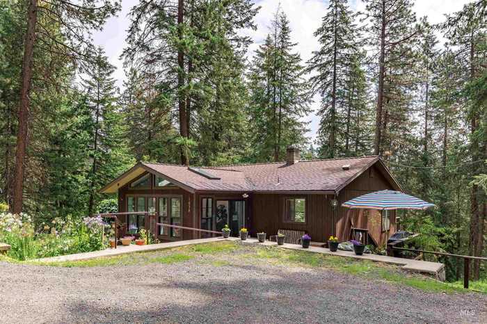 photo 2: 1030 Timber Lane, Moscow ID 83843