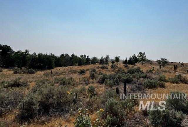 photo 1: 919 E Baseline Road, Boise ID 83716