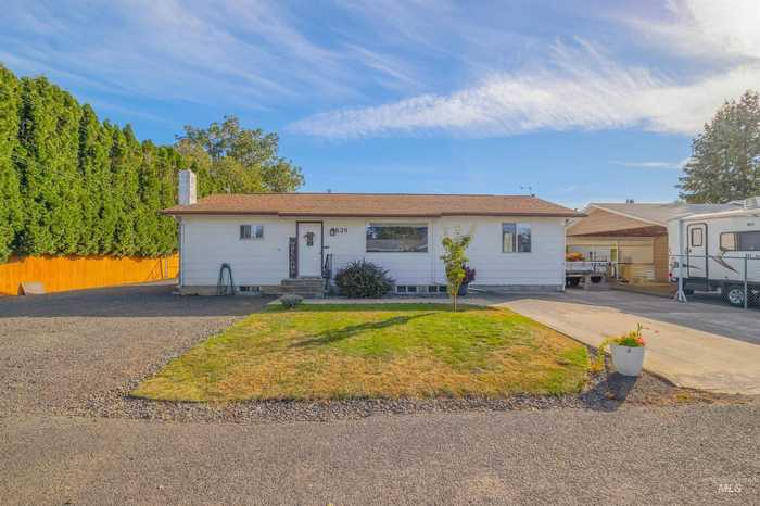 photo 1: 626 Airway Dr, Lewiston ID 83501