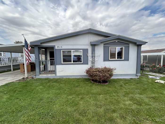 photo 1: 3616 15th St, Lewiston ID 83501