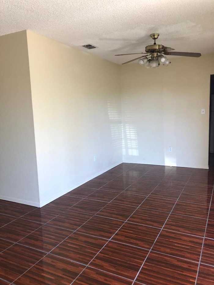 photo 32: 300-306 E South St, Camp Wood TX 78833