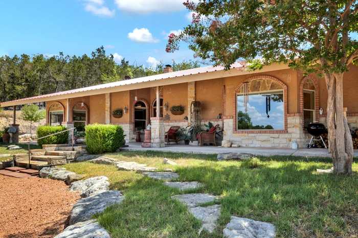 photo 1: 610 Stablewood Dr, Kerrville TX 78028