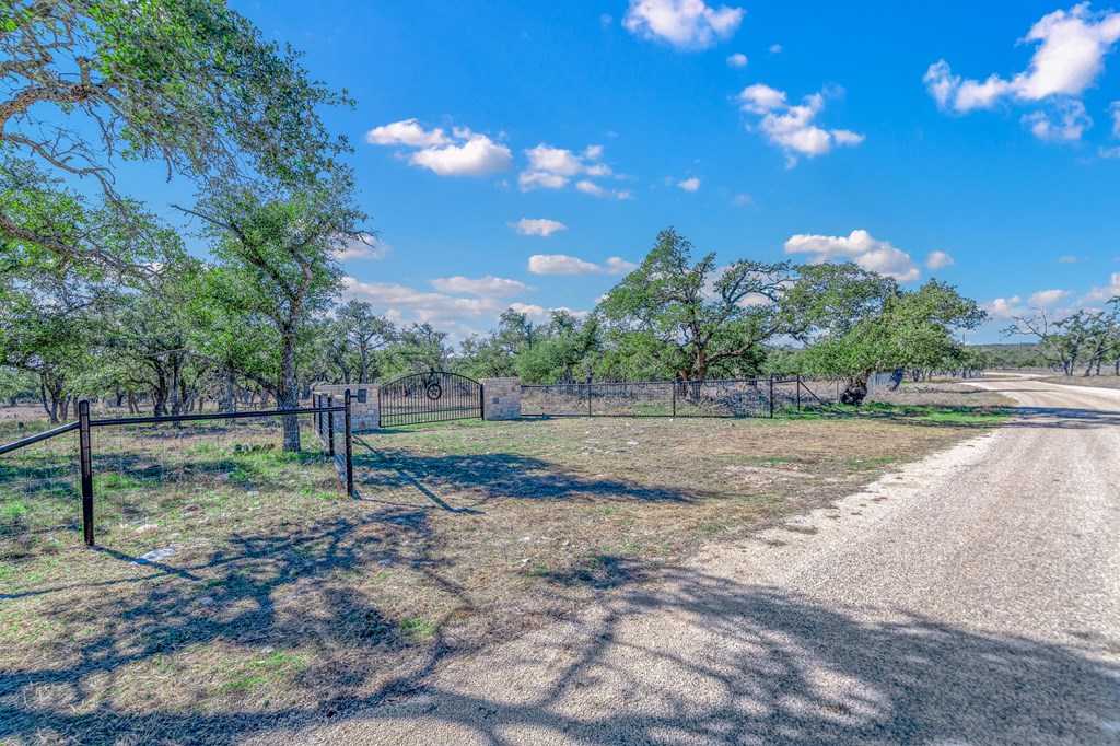 photo 3: 359 Stevens Ranch Rd., Harper TX 78631