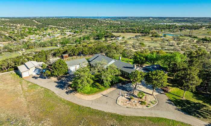 photo 2: 126 W Hunters Pointe Dr, Kerrville TX 78028