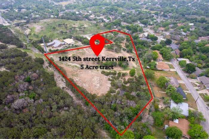 photo 1: 1424 5th St, Kerrville TX 78028