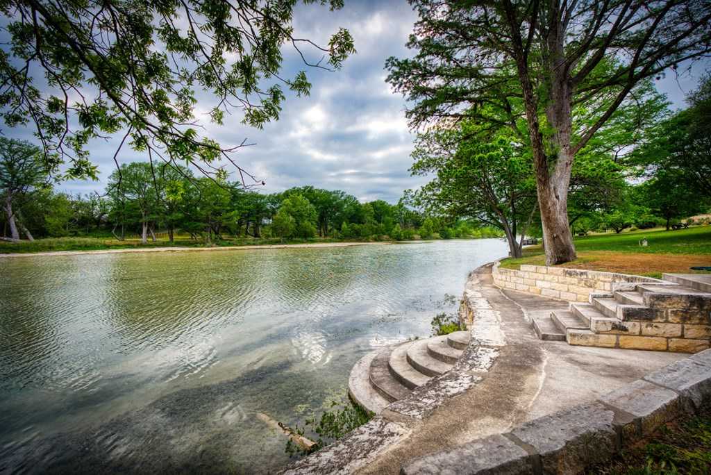 photo 2: 2101 Arcadia Loop, Kerrville TX 78028