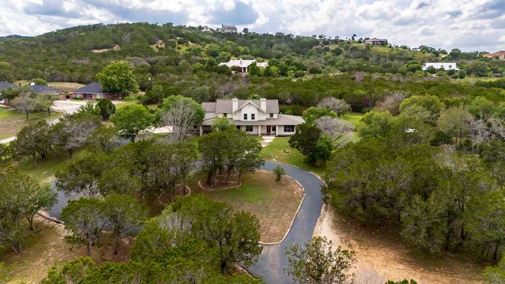 photo 2: 737 Saddlewood Blvd, Kerrville TX 78028