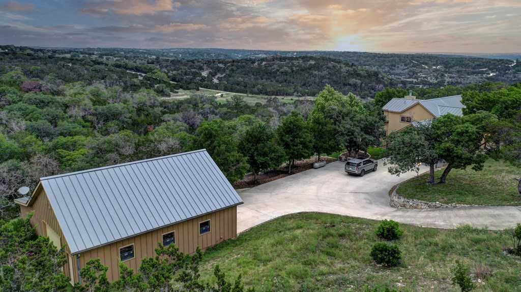 photo 3: 136 Thunder Rd, Kerrville TX 78028