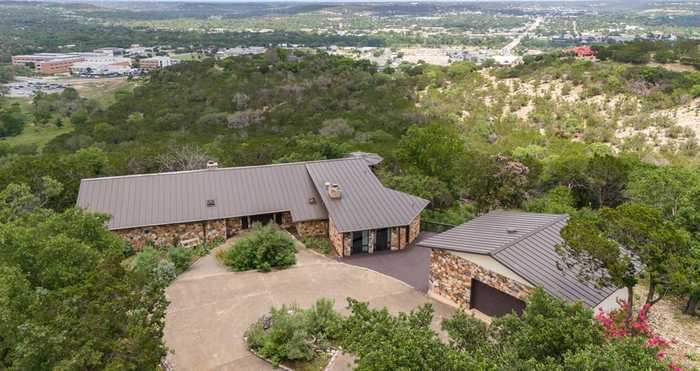 photo 1: 513 Mountain Top Dr, Kerrville TX 78028