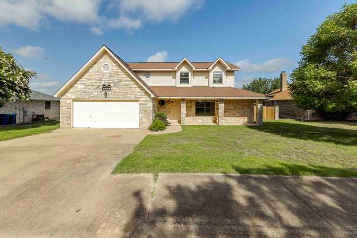 photo 2: 2006 Vista Ridge Dr, Kerrville TX 78028