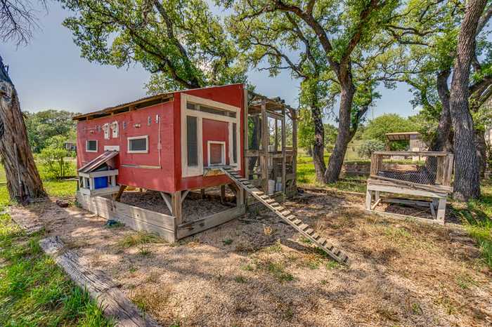 photo 2: 1349 Ranchero Rd, Kerrville TX 78028