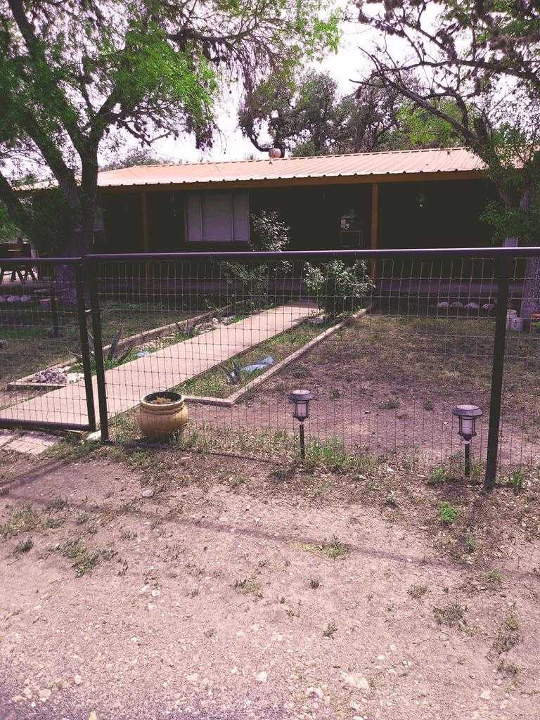 photo 2: 200 N Pecos, Camp Wood TX 78833