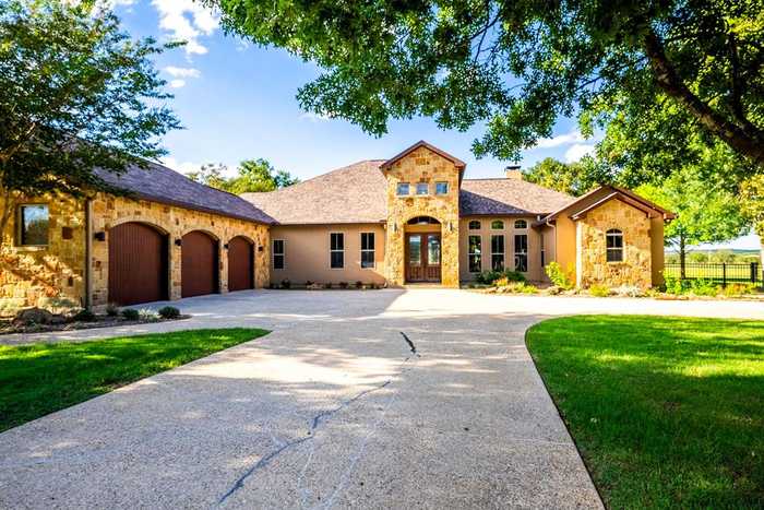 photo 1: 2936 Dry Hollow Drive, Kerrville TX 78028