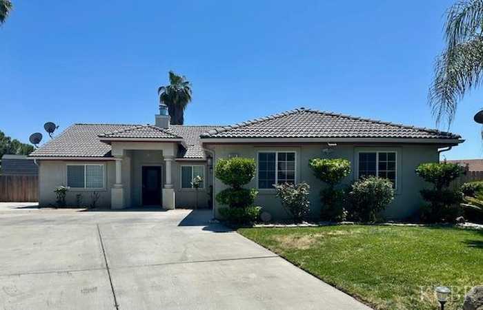 photo 1: 594 Mallard Avenue, Lemoore CA 93245