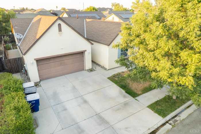 photo 1: 608 Firenze Street, Lemoore CA 93245