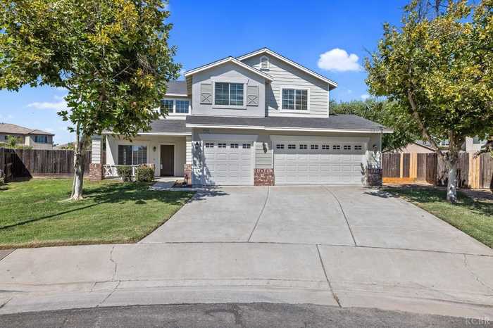 photo 1: 3245 N Oberlin Circle, Hanford CA 93230