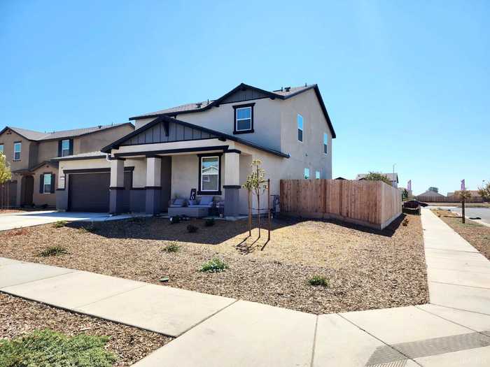 photo 2: 1452 S Orbit Circle, Hanford CA 93230