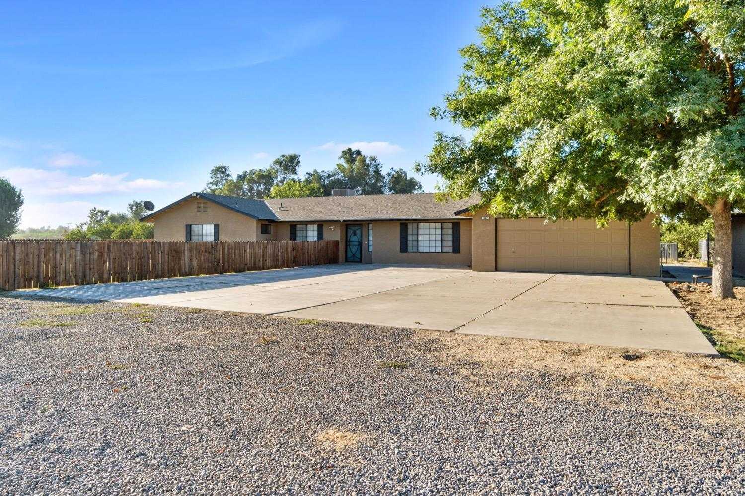 photo 2: 20275 Fremont Avenue, Lemoore CA 93245