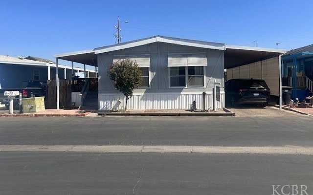 photo 1: 324 Magnolia Avenue, Lemoore CA 93245