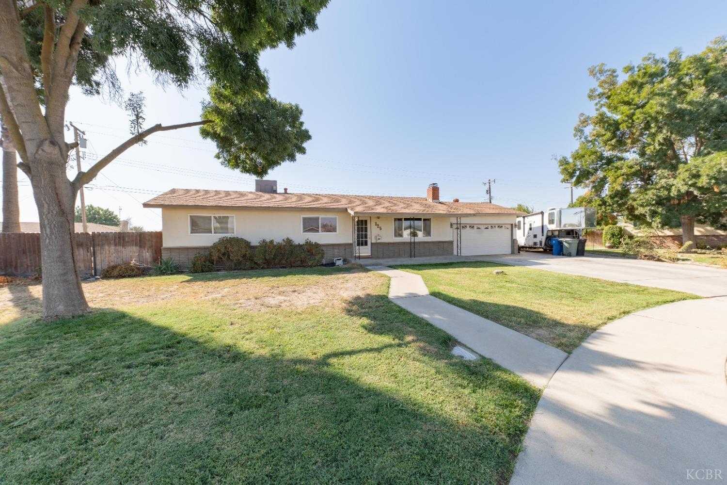 photo 2: 125 E Deodar Lane, Lemoore CA 93245