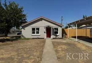 photo 1: 302 NE Walnut Street, Lemoore CA 93245