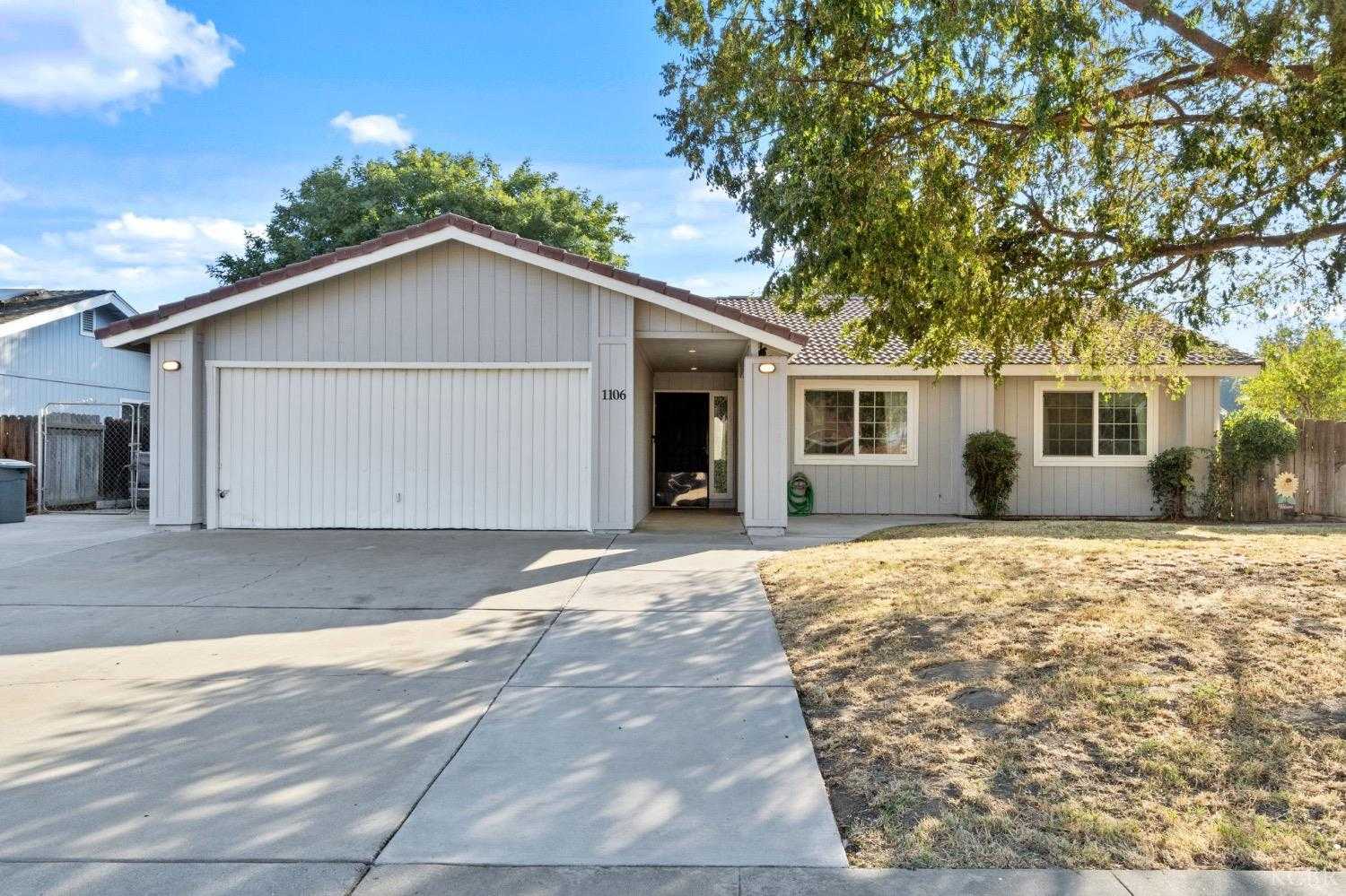 photo 1: 1106 Belinda Drive, Lemoore CA 93245