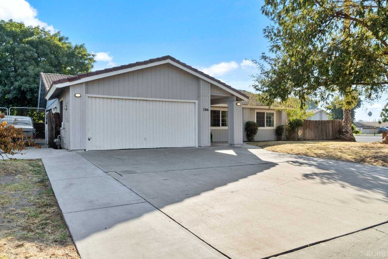 photo 3: 1106 Belinda Drive, Lemoore CA 93245